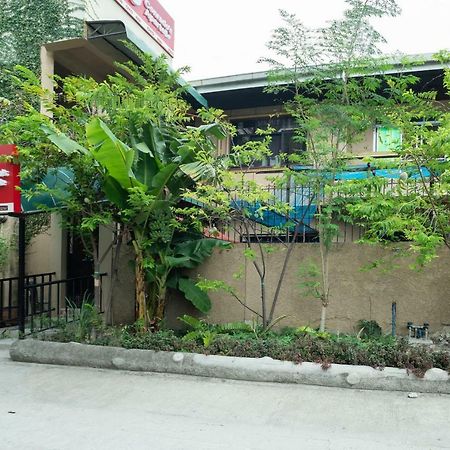 Conrado'S Apartelle Paranaque City Eksteriør billede
