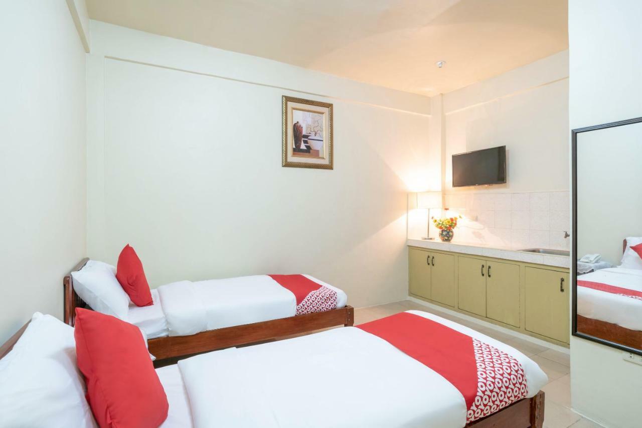 Conrado'S Apartelle Paranaque City Eksteriør billede