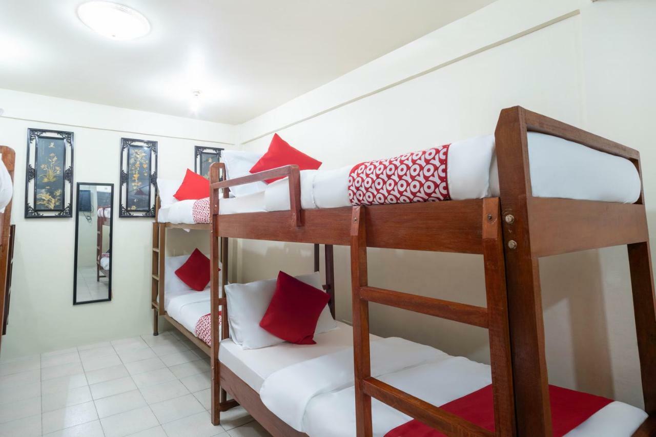 Conrado'S Apartelle Paranaque City Eksteriør billede