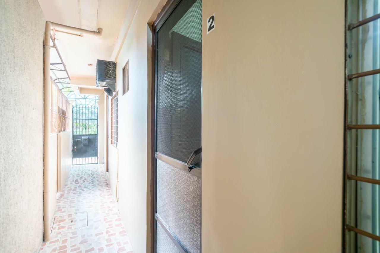 Conrado'S Apartelle Paranaque City Eksteriør billede