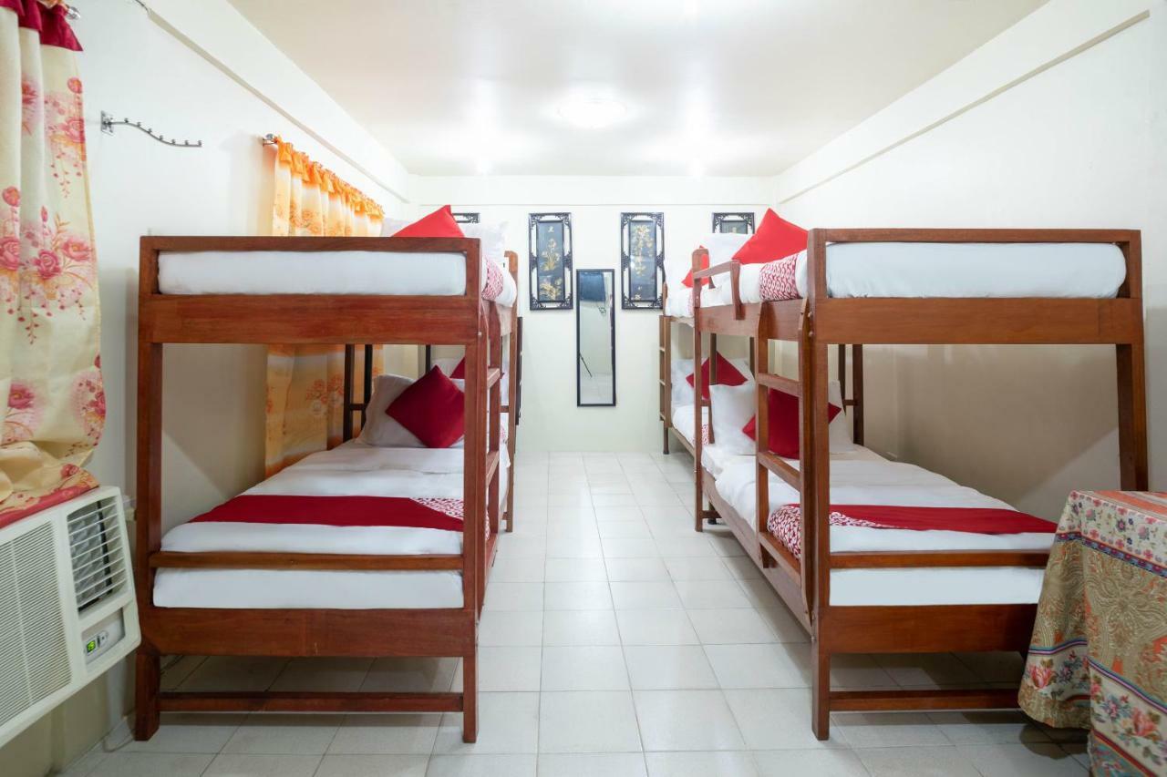 Conrado'S Apartelle Paranaque City Eksteriør billede