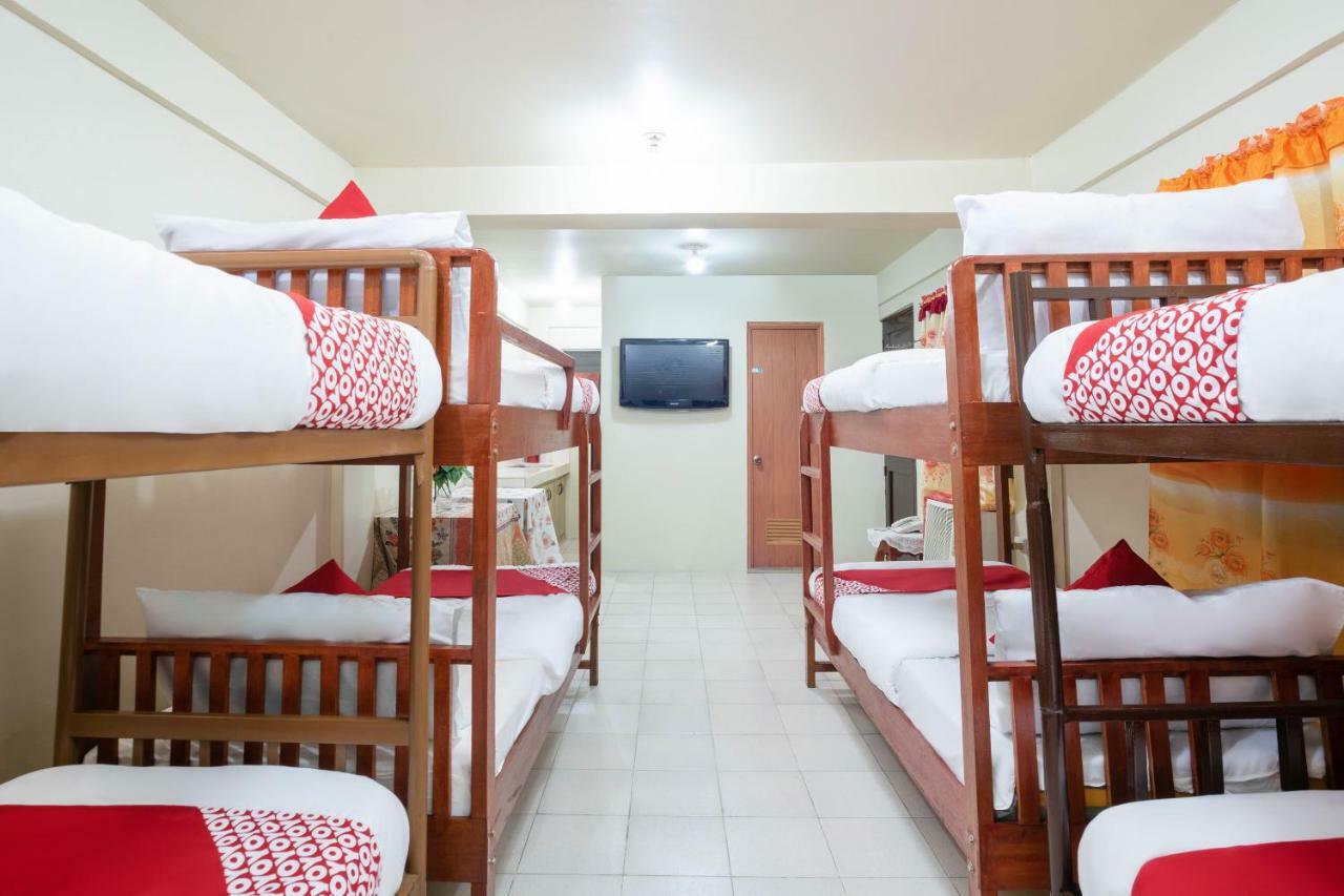 Conrado'S Apartelle Paranaque City Eksteriør billede